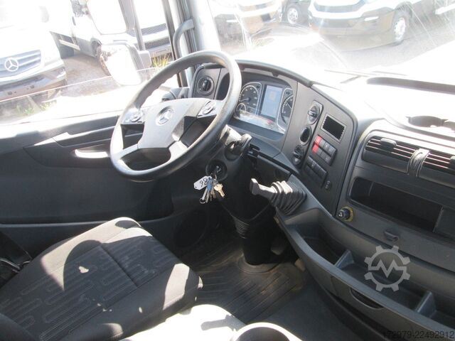 Rashladni kamion MERCEDES-BENZ Atego 1021*2xCarrier Kühlkoffer 5.72m*LBW*