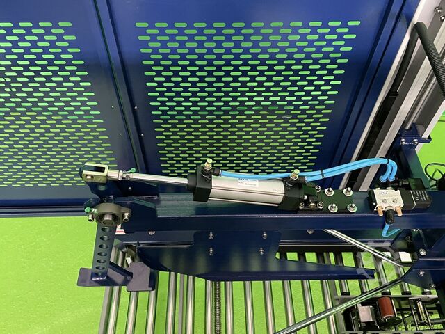 Seladora de caixas de cartão para caixas abertas Kartonverschließmaschine min. B115/H110 MH-FJ-3A mit Deckelverschließmechanismus