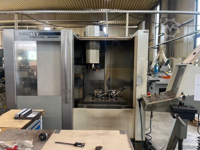 Dikey işleme merkezi Deckel Maho DMC 63 V