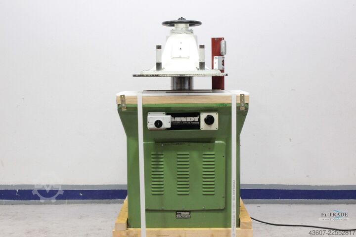 Presse à bras pivotant / presse hydraulique à emporte-pièce SANDT Typ 410
