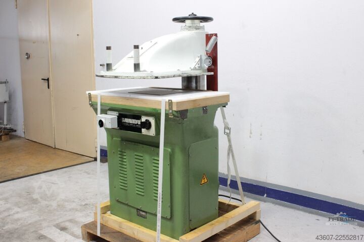 Presse à bras pivotant / presse hydraulique à emporte-pièce SANDT Typ 410