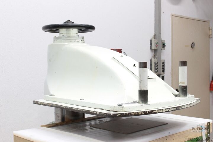 Presse à bras pivotant / presse hydraulique à emporte-pièce SANDT Typ 410