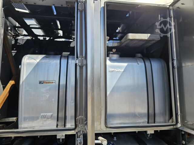 Scania S770 8x4/4 / 180,000 kg / hydraulic Scania S770 8x4/4 / 180.000 KG / HYDRAULIC