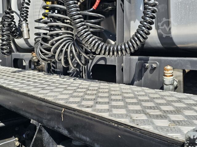 Scania S770 8x4/4 / 180,000 kg / hydraulic Scania S770 8x4/4 / 180.000 KG / HYDRAULIC