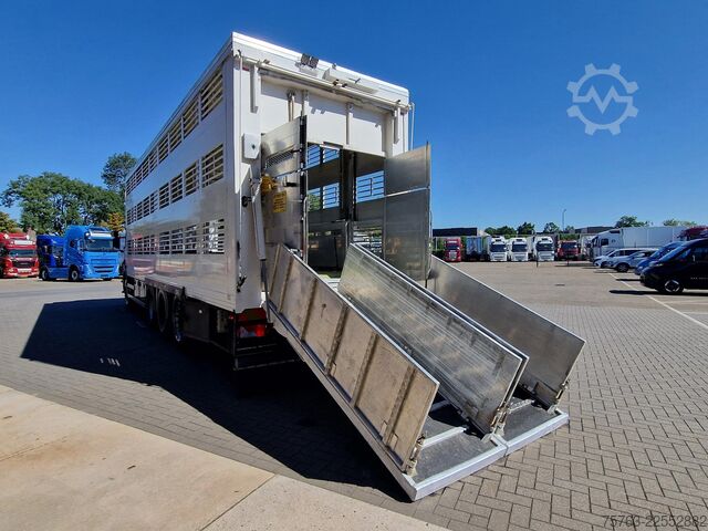 Stočni transport Scania P400 8x4*4 - 2/3 deck livestock Guiton 29.78M2 ...