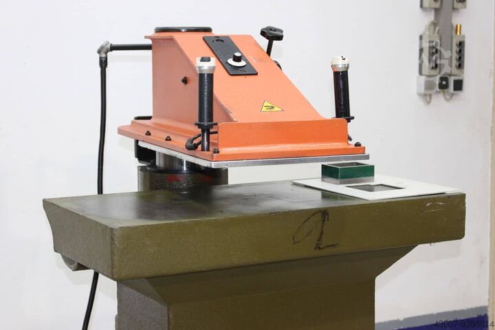 Hydraulic Clicking Press ATOM SE 20C SE 20C