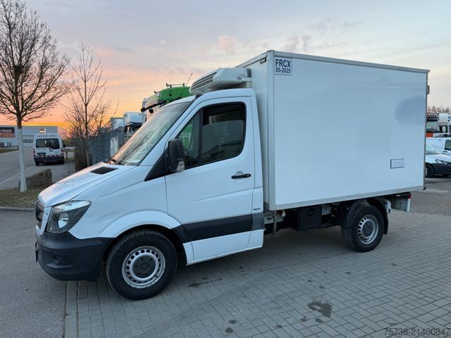 Koelwagen met geïsoleerde laadbak MERCEDES-BENZ Sprinter 319 CDI V6 Kühlkoffer/ThermoKing V300