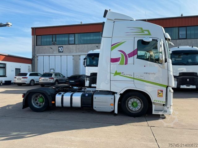 Nagy térfogatú nyergesvontató VOLVO FH 500 * VOLUMEN * TEL * 2 X TANK *