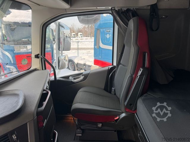 Nagy térfogatú nyergesvontató VOLVO FH 500 * VOLUMEN * TEL * 2 X TANK *