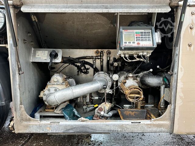 Tanksemitrailer Esterer Ulrich 5208 Tankauflieger40,3m³ 6 Kammer