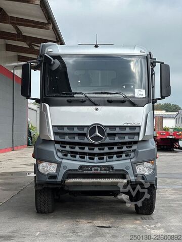 Tippbil MERCEDES-BENZ Arocs 4148 8x8 BB Piet Ruizeveld AK