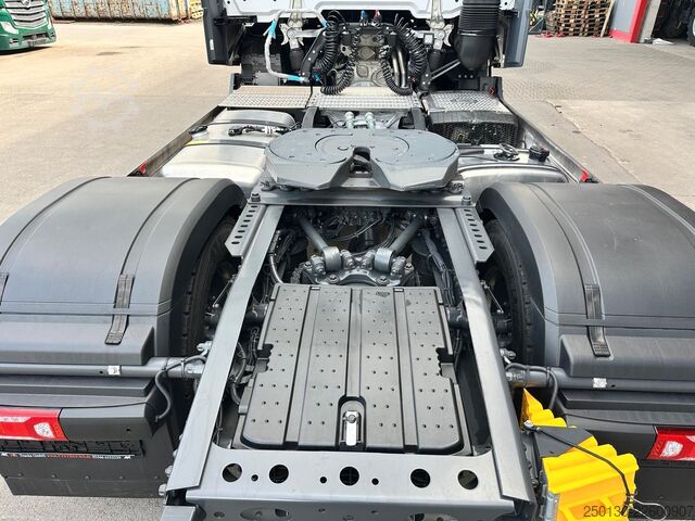 Standard dragbil MERCEDES-BENZ Actros 1853 LS 4x2 BL Schubbodenhydraulik