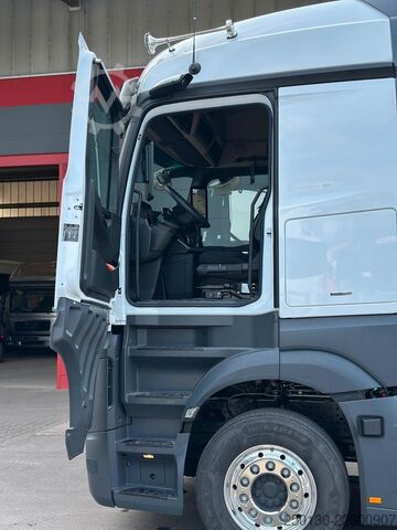 Standard dragbil MERCEDES-BENZ Actros 1853 LS 4x2 BL Schubbodenhydraulik