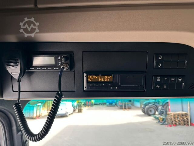 Standard dragbil MERCEDES-BENZ Actros 1853 LS 4x2 BL Schubbodenhydraulik