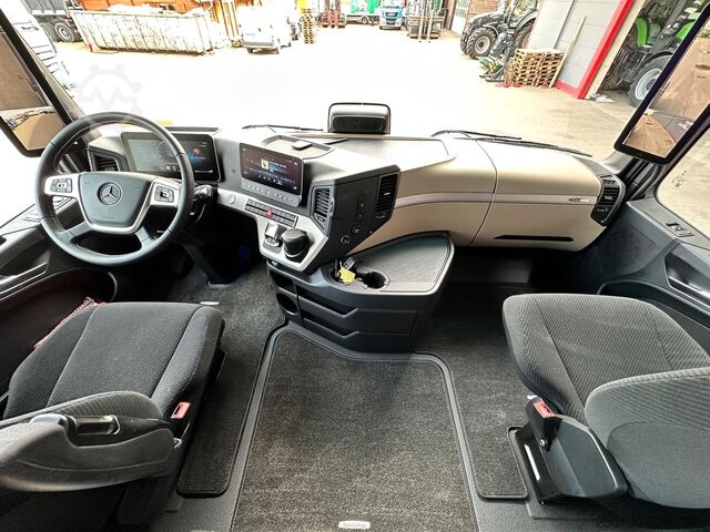 Standard dragbil MERCEDES-BENZ Actros 1853 LS 4x2 BL Schubbodenhydraulik