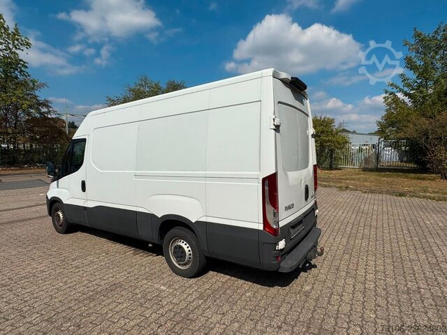 Panelvan IVECO Daily 35S16 Hi-Matic Kastenwagen L2H2