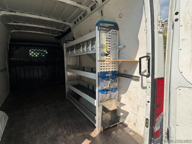 Panelvan IVECO Daily 35S16 Hi-Matic Kastenwagen L2H2