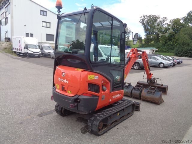 Mini-pelle KUBOTA KX019-4 SW + 4 x Löffel
