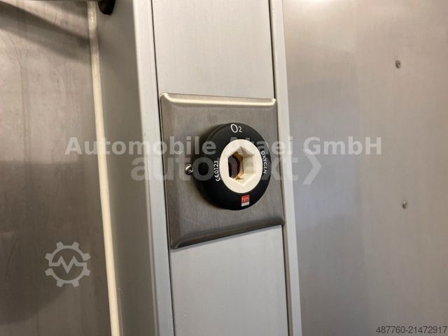 Autospecială de pompieri MERCEDES-BENZ Sprinter 518 V6 CDI RTW *TOP ZUSTAND*