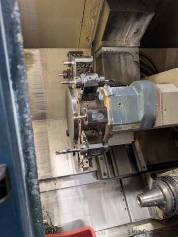 Centro de torneamento e fresagem CNC Spinner TC30052SMCY
