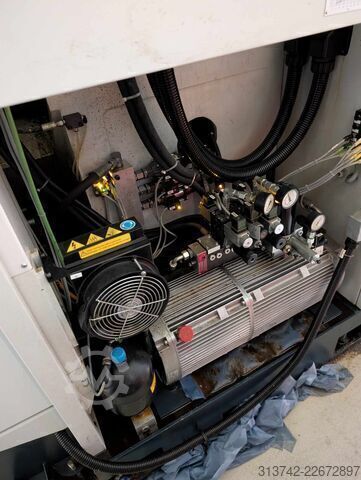 Centro de torneamento e fresagem CNC Spinner TC30052SMCY