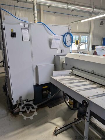 Centro de torneamento e fresagem CNC Spinner TC30052SMCY