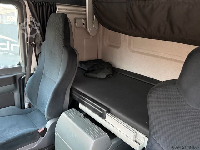 Camión de plataforma MAN TGM 12.250 4x2 Pritsche 20m KRAN FUNK AHK