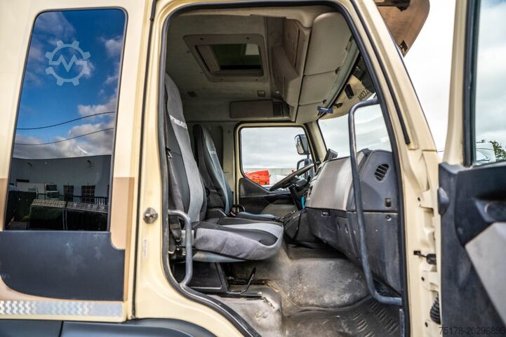 Kufr VOLVO FL 260 (13.5t) +DHOLLANDIA 2T