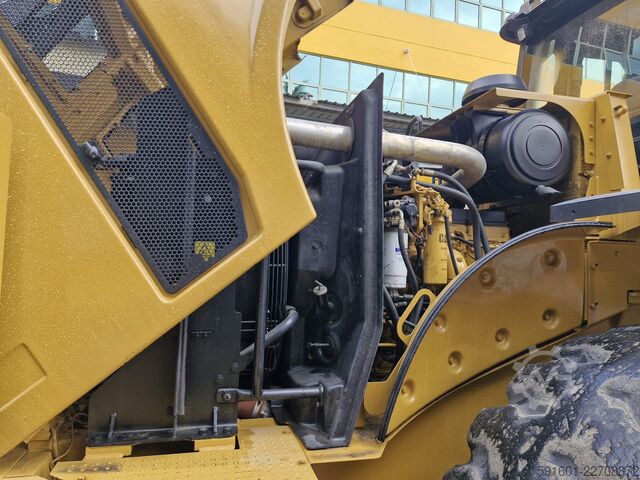  Caterpillar 966h