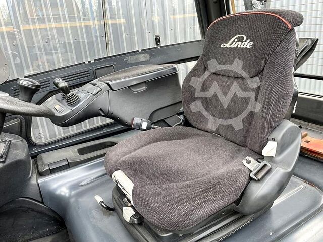Electric 4-wheel forklift Linde E40/600HL
