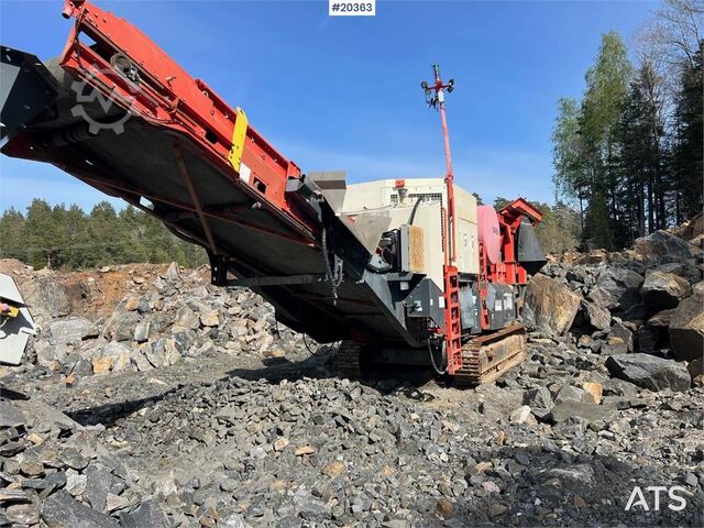 Affaldsknuser Sandvik UJ440i crusher w/ side conveyor and magnet