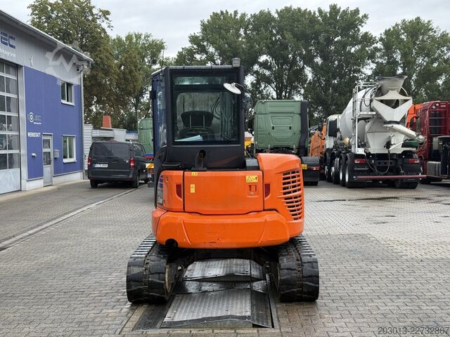 Excavadora de cadenas KOMATSU PC58MR-5E0 Tiltrotator OQ45-5 / 2.336 h