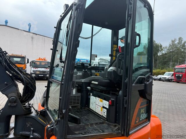 Excavadora de cadenas KOMATSU PC58MR-5E0 Tiltrotator OQ45-5 / 2.336 h