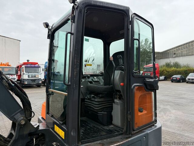 Excavadora de cadenas BOBCAT E55 Tiltrotator / 5.100 h