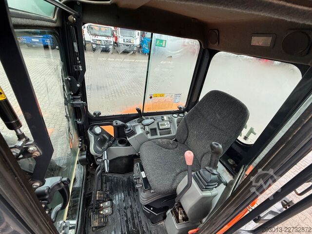 Excavadora de cadenas BOBCAT E55 Tiltrotator / 5.100 h