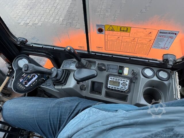 Excavadora de cadenas BOBCAT E55 Tiltrotator / 5.100 h