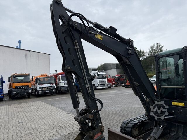 Excavadora de cadenas BOBCAT E55 Tiltrotator / 5.100 h