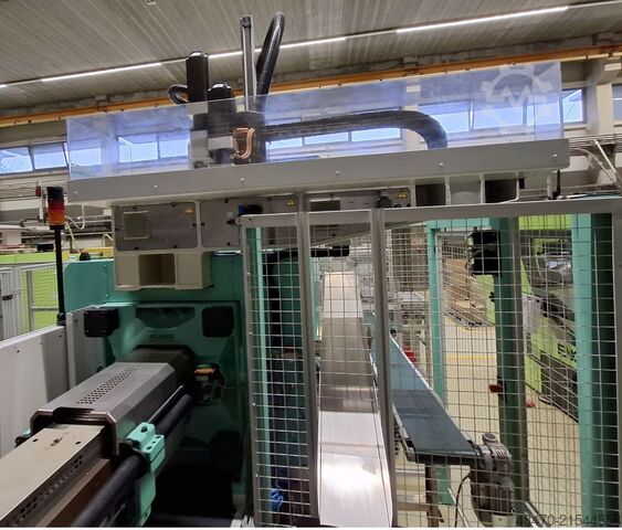 CNC mašina za brizganje plastike sa robotom Arburg 520S 1500/800