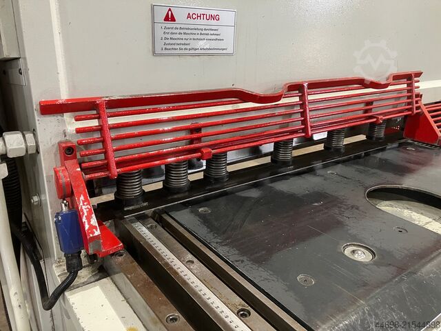Hydraulic guillotine shear Baykal HGL 3108