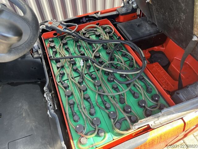 Elektrische vorkheftruck 3 wielen Linde E14-02