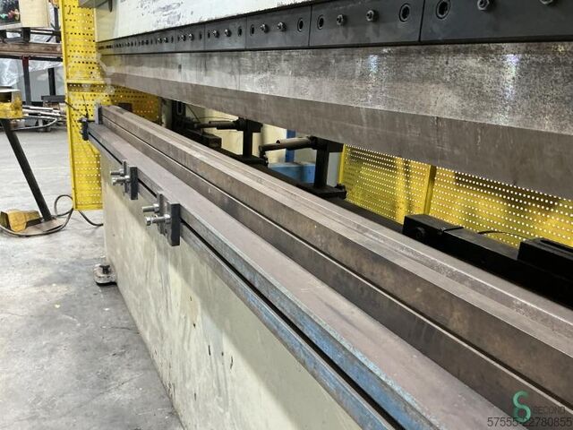 Presse piegatrici Durma HAP 30200 anno 2002 Durma HAP 30200