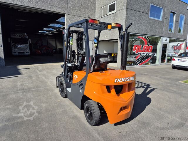 Forklift DOOSAN D25