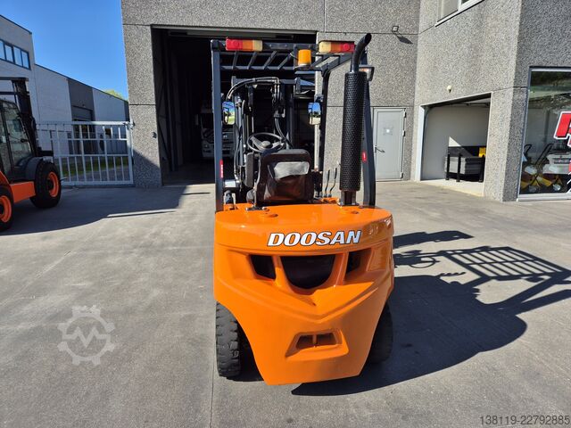 Forklift DOOSAN D25