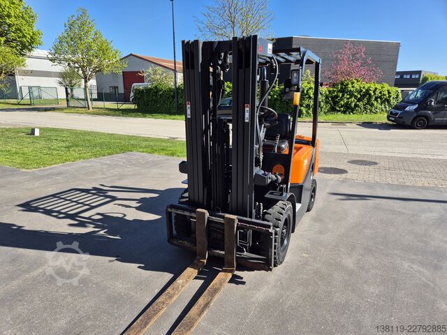 Forklift DOOSAN D25