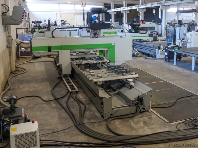 Centru de prelucrare cu 5 axe BIESSE ROVER C