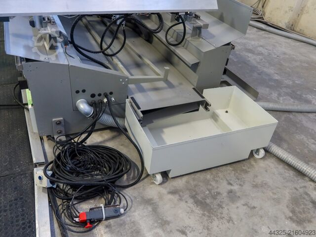 Centru de prelucrare cu 5 axe BIESSE ROVER C