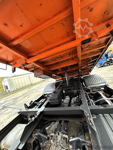 Driezijdige kipper bestelwagen MERCEDES-BENZ 818K