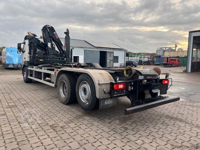 Autocamion cu cârlig pentru containere VOLVO FM 420 Haken mit Kran