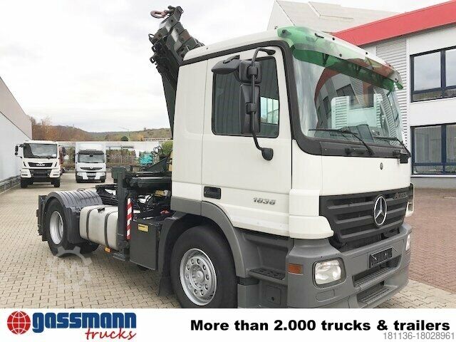 Standard dragbil Mercedes-Benz Actros 1836 LS 4x2 mit Kran MKG HLK 330HP