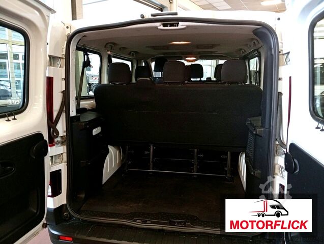 Furgoneta con asientos Renault trafic